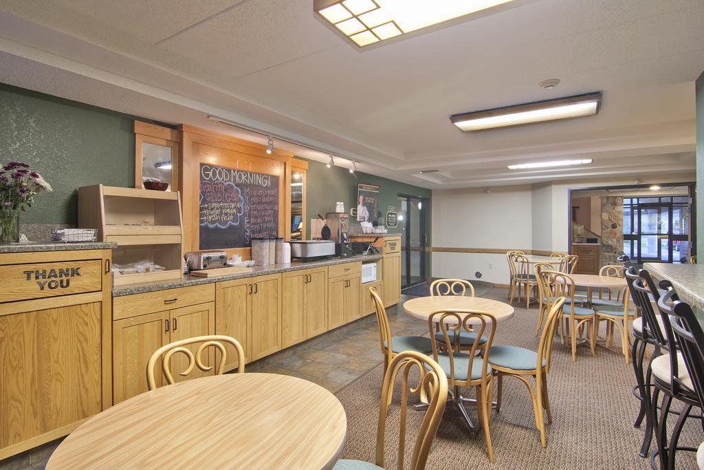 Boarders Inn & Suites By Cobblestone Hotels - Faribault Exterior photo