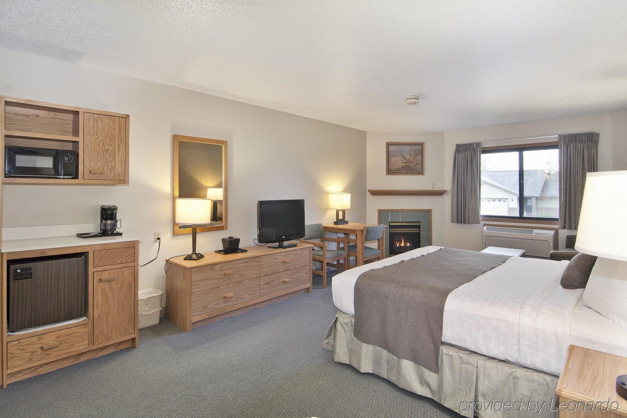 Boarders Inn & Suites By Cobblestone Hotels - Faribault Exterior photo
